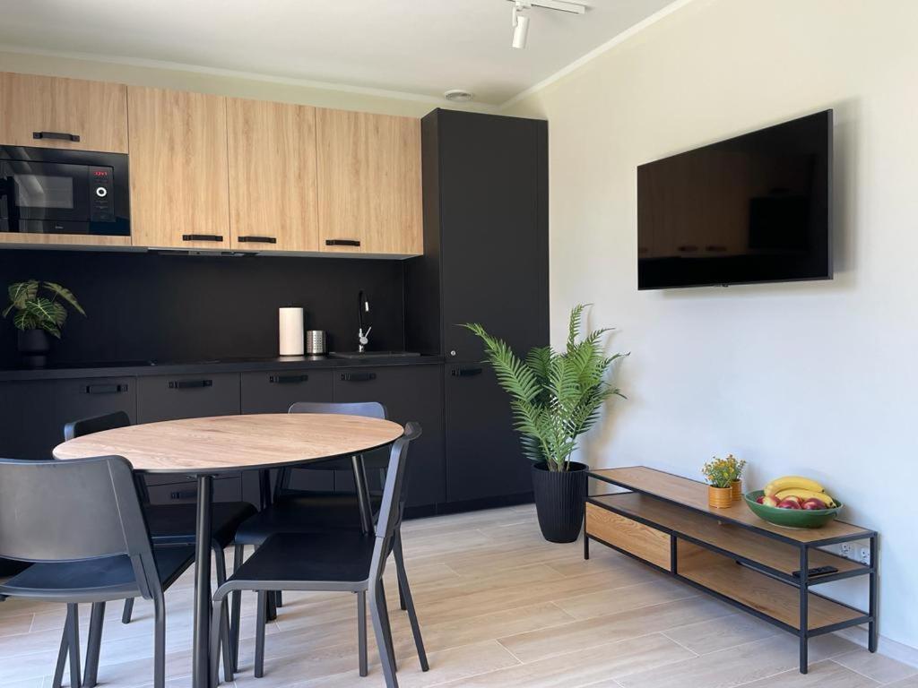 Apartamenty Przy Parku -150M Od Plazy 달로브코 외부 사진