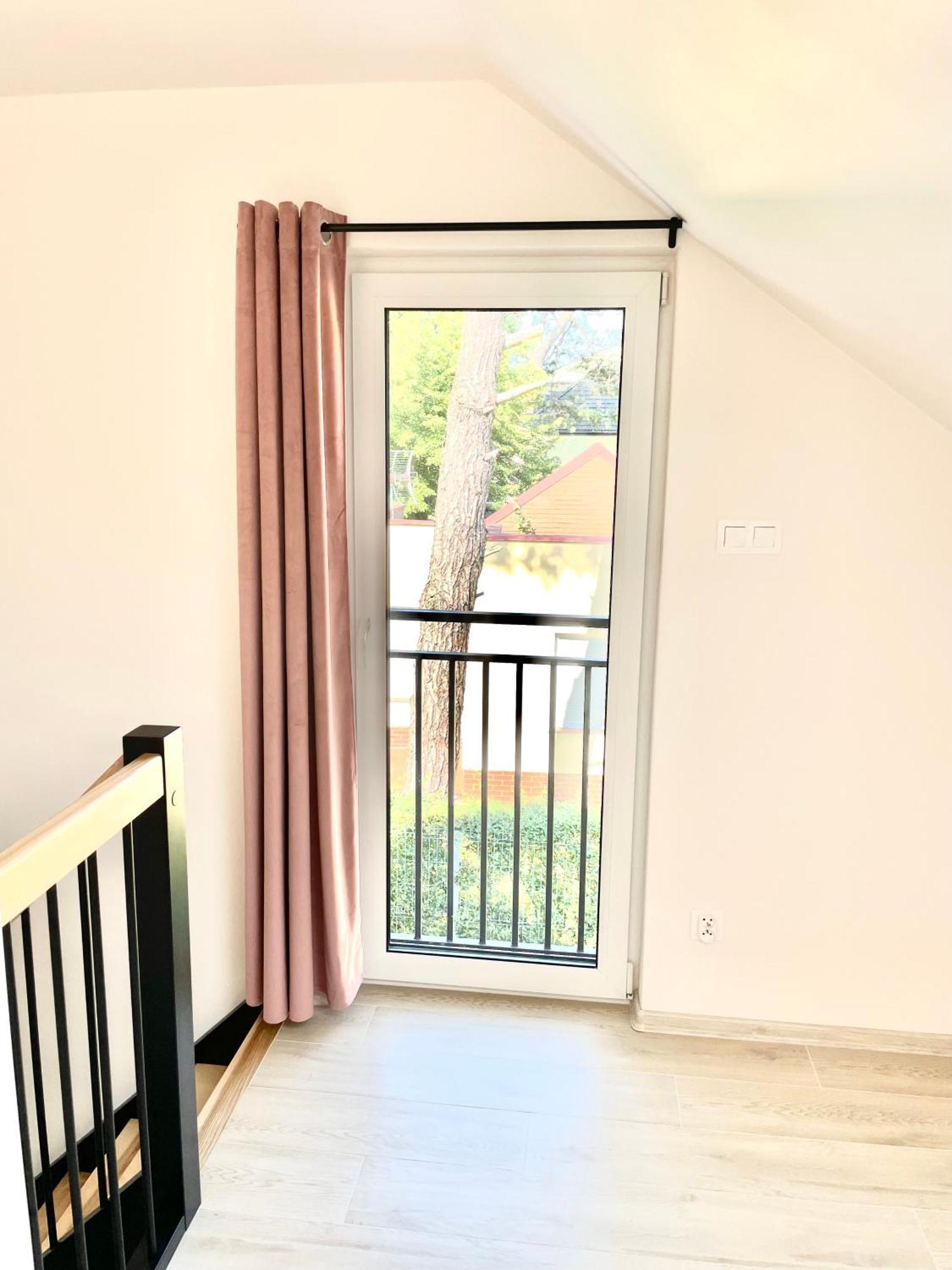 Apartamenty Przy Parku -150M Od Plazy 달로브코 외부 사진
